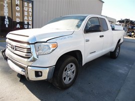 2017 TOYOTA TUNDRA DOUBLE CAB SHORT BED SR5 WHITE 5.7 AT 2WD Z19811
